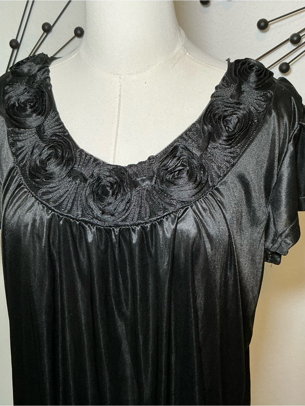 Y2K Lati Fashion Black Satin Rosette Babydoll Top Floral Trim Size Large - Picture 2 of 5